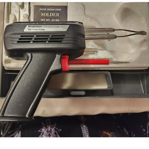 WELLER SOLDERING GUN MODEL: 8200, 100/140 WATTS,‎ UNIVERSAL SOLDERING GUN KIT - Picture 5 of 7